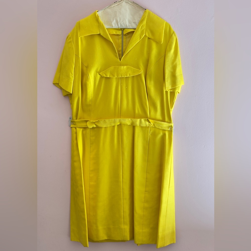 Vintage Plus Size handmade 1960s Vibrant Yellow Short Sleeve Dress